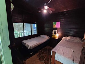 5 bedrooms, free WiFi, bed sheets
