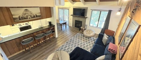 Condo, 2 Bedrooms | Living area