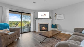 Condo, 2 Bedrooms | Living area | Smart TV