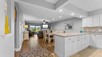 Condo, 2 Bedrooms | Private kitchen | Fridge, oven, coffee/tea maker, toaster