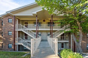 Condo, 2 Bedrooms | Exterior
