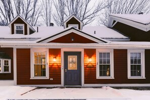 Front of property - Deerfield Valley Inn (West Dover)