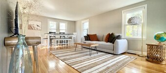 Beautiful 3BR Home with Office in Town of Brunswick with King beds
