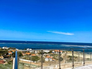 Terrace/patio - Luxurious &Classy Seaview 4 BR Apartment (Mombasa)