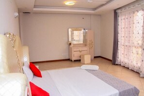 Appartement supérieur | 4 chambres, accès au Wi-Fi (inclus)