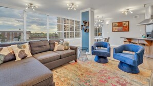 Condo, 1 Queen Bed with Sofa bed (Savannah Skyline) | Living area - Savannah Skyline (Savannah)