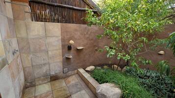Villa Confort | Baño | Tina y regadera independientes, amenidades de baño gratuitas, toallas