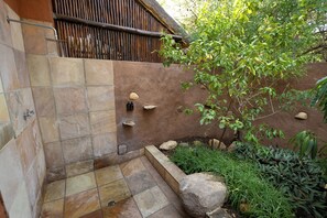 Comfort Villa | Bathroom