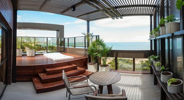 Presidential Double Room, Patio, Sea View | Private spa tub
