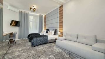 Iron/ironing board, WiFi, bed sheets