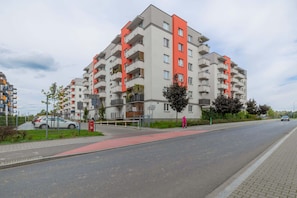 Exterior - Practical Apartment for 6 Persons | Air Conditioning | Remote Work (Kraków)