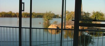 Houseboat with aircon and splash pool - 2128