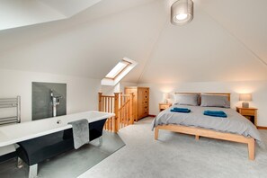 3 quartos, ferros/tábuas de passar roupa, Wi-Fi de cortesia