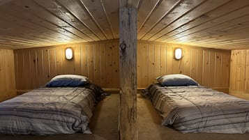 2 bedrooms, bed sheets