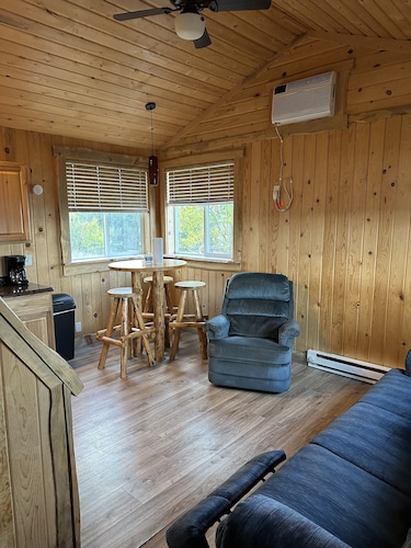 Cedar cabin. Fully equipped. Sleeps 3 comfortably.