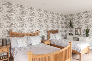 Desk - Higher Stancombe Holiday Cottages (Kingsbridge)