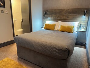 Habitació doble (Room 3) | Cortines opaques, wifi gratuïta i roba de llit