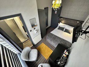 エコノミー ダブルルーム (Room 1) | 遮光カーテン、WiFi (無料)、ベッドシーツ