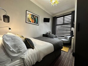 Habitació doble econòmica (Room 1) | Cortines opaques, wifi gratuïta i roba de llit 