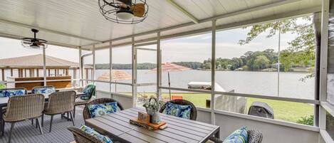 Rumah (3 Bedrooms) | Bagian depan properti