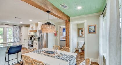 Lake Martin Retreat w/ Private Dock & Boat Launch