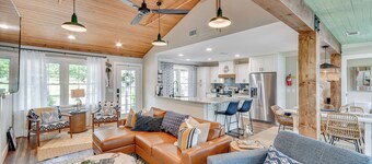 Lake Martin Retreat w/ Private Dock & Boat Launch