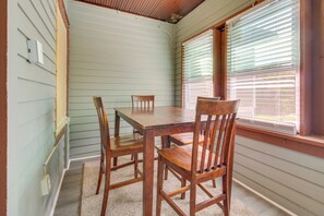 Apartment (3 Bedrooms) | Interior - Sunny + Spacious Dayton Condo ~ 1 Mi to Downtown! (Dayton)