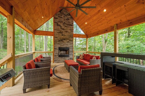 Black Diamond Lodge by Taylor Made Deep Creek