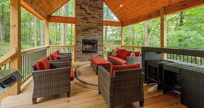 Black Diamond Lodge by Taylor Made Deep Creek