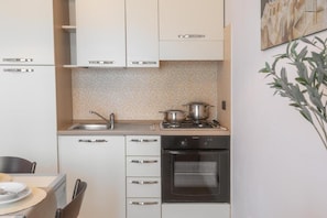 Appartement, 2 chambres, balcon | Cuisine privée