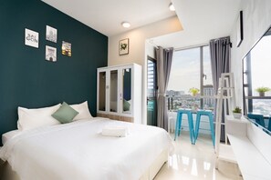 City Studio Suite, Non Smoking, City View | Premium bedding, Tempur-Pedic beds, blackout drapes, iron/ironing board