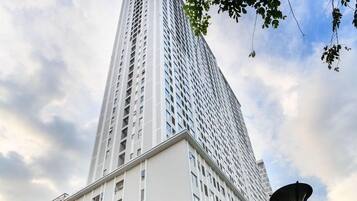 Suíte estúdio urbana, para não fumantes, vista para a cidade | Roupas de cama premium, camas Tempur-Pedic, cortinas blackout