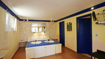 1 bedroom, in-room safe, travel crib, free WiFi