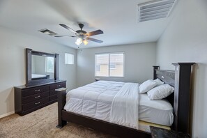 5 Schlafzimmer, Bügeleisen/Bügelbrett, WLAN, Bettwäsche