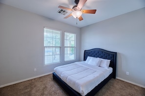 5 bedrooms, iron/ironing board, WiFi, bed sheets