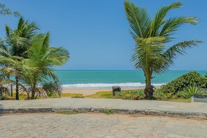 Beach - IT09 Beautiful Apartment 2 Suites - Pé na Areia, Itacimirim (Camaçari)