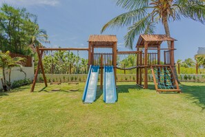 Children’s area - IT09 Beautiful Apartment 2 Suites - Pé na Areia, Itacimirim (Camaçari)