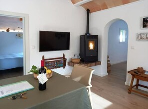 1 bedroom, iron/ironing board, travel crib, free WiFi - "SA Tanka" Casa Rural con Piscina (Alaior)