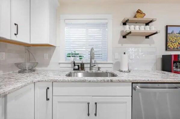 Fridge, microwave, oven, stovetop - Chic Downtown Boise Retreat: Modern Apartment (Boise)