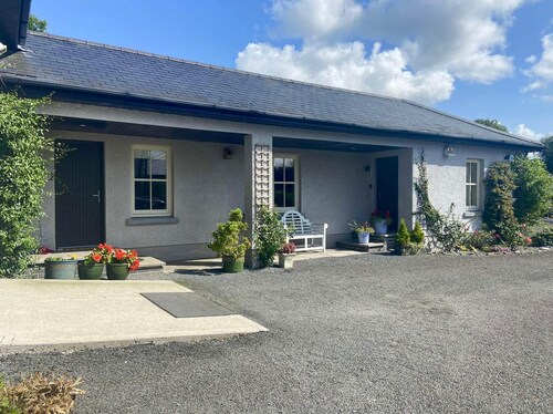 1-bed Apartment Near Nenagh & Lough Derg