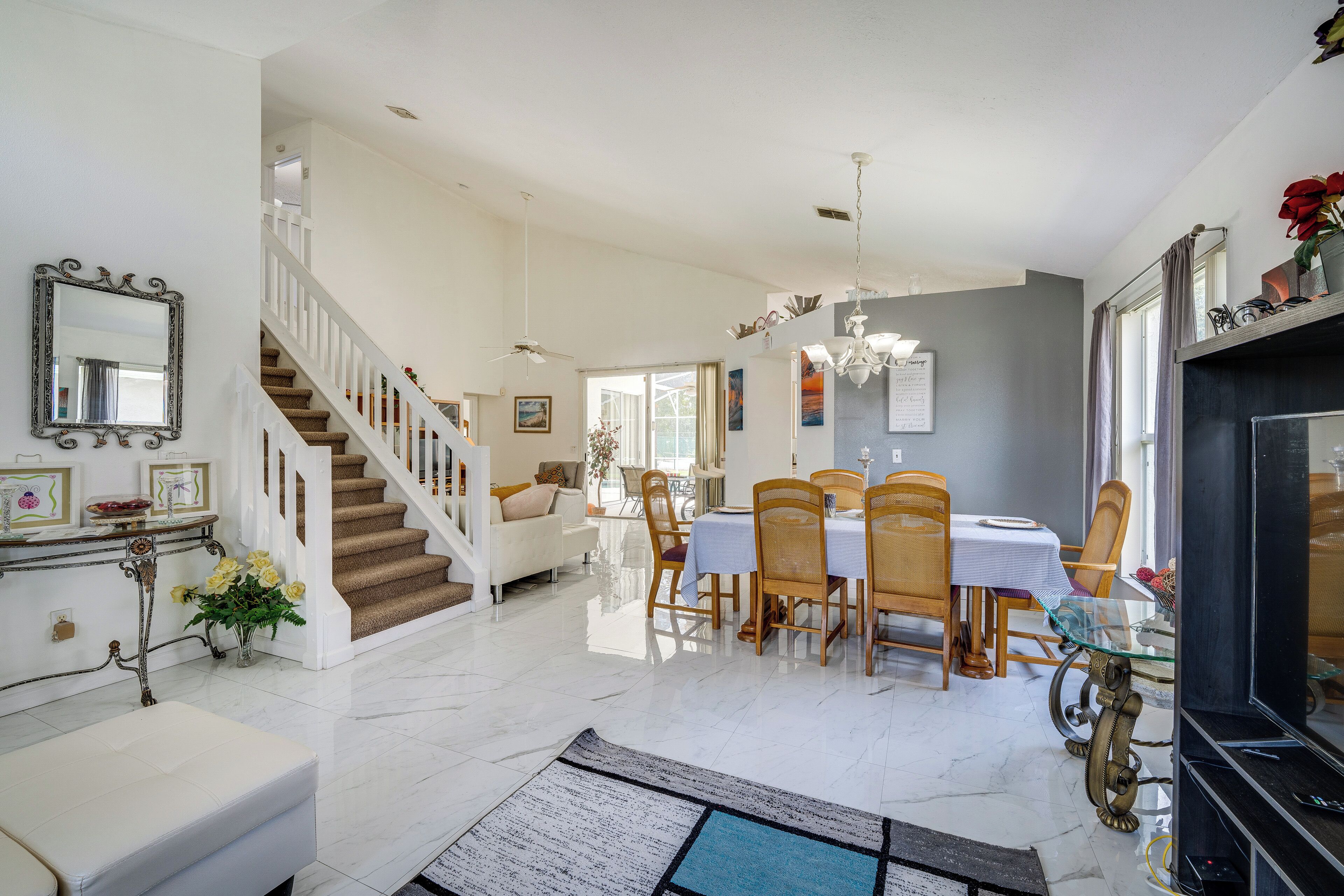 House (4 Bedrooms) | Interior