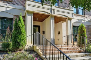 Apartment (3 Bedrooms) | Interior - Luxe Townhome in South End Charlotte Near Uptown! (Charlotte)