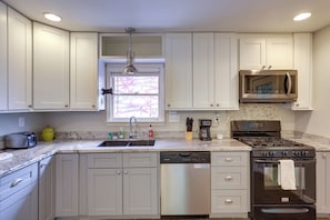 House (2 Bedrooms) | Interior - Near Beach & Attractions: Home in Galveston! (Galveston)