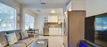 Sunny Gulfport Home: Walk to Art District + Beach!