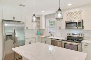 House (2 Bedrooms) | Interior - Hampton Bays Retreat: Walk to Squires Beach! (Hampton Bays)