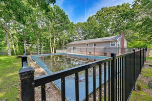 House (2 Bedrooms) | Interior - Hampton Bays Retreat: Walk to Squires Beach! (Hampton Bays)