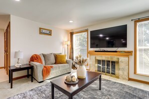 House (4 Bedrooms) | Interior - Redmond Vacation Rental ~ 16 Mi to Seattle! (Redmond)