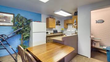 Căn hộ (1 Bedroom) | Bếp riêng | Lò vi sóng, lò nướng, bếp nấu, máy xay thực phẩm