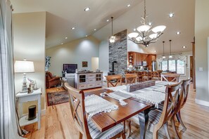 House (3 Bedrooms) | Interior