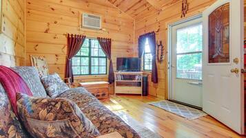 House (1 Bedroom) | Interior
